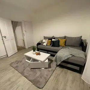 https://beautiful-2-bedroom-on-tower-bridge.cambridgehotelsuk.com